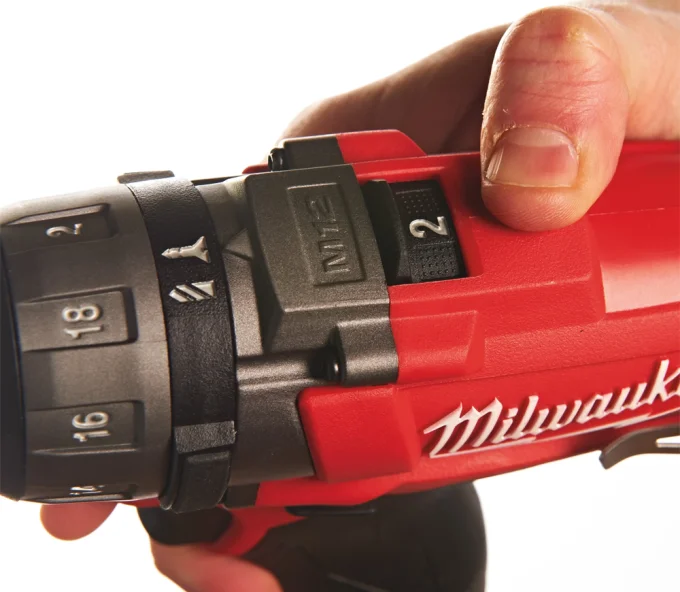 Винтовёрт аккумуляторный (без АКБ) MILWAUKEE M12 CD-0 12 В-4